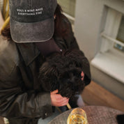 Zwarte Denim Pet - Dogs & Wine Make Everything Fine 